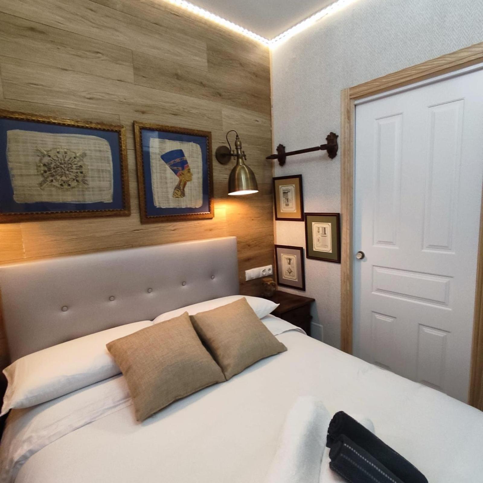 Private Rooms Barcelona Exterior foto