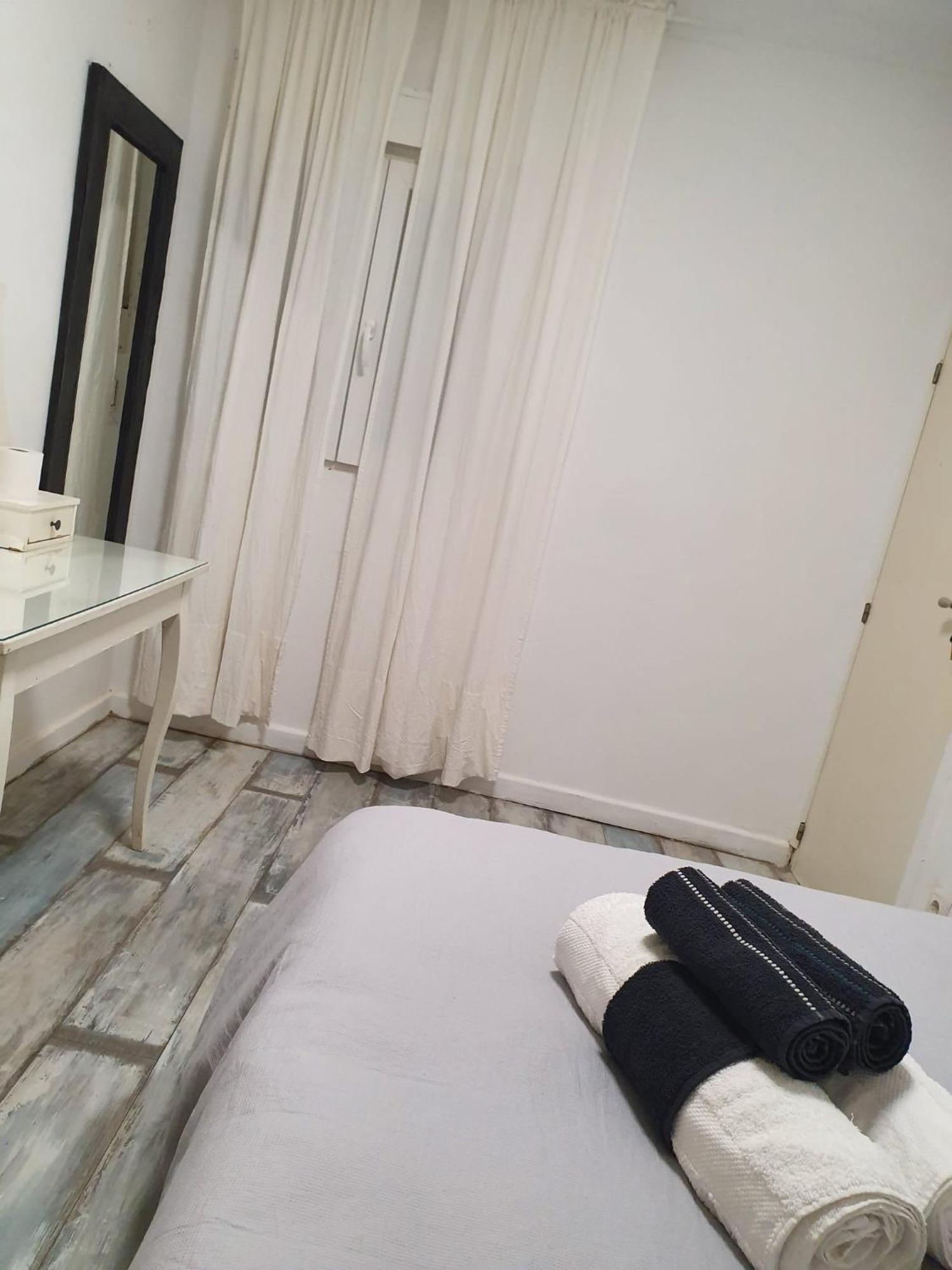 Private Rooms Barcelona Exterior foto